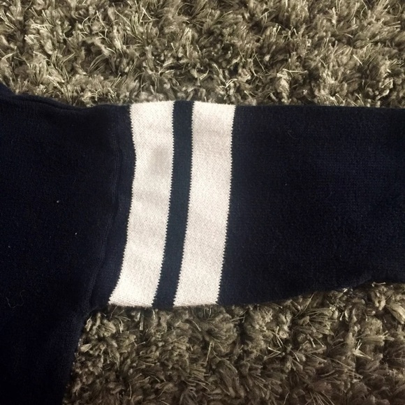 Brandy Melville Navy White Striped Knit Sweater - Picture 6 of 6